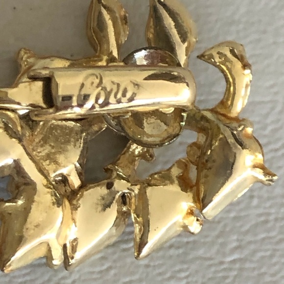 Vintage Flower Coro Clip Earrings - Picture 3 of 3